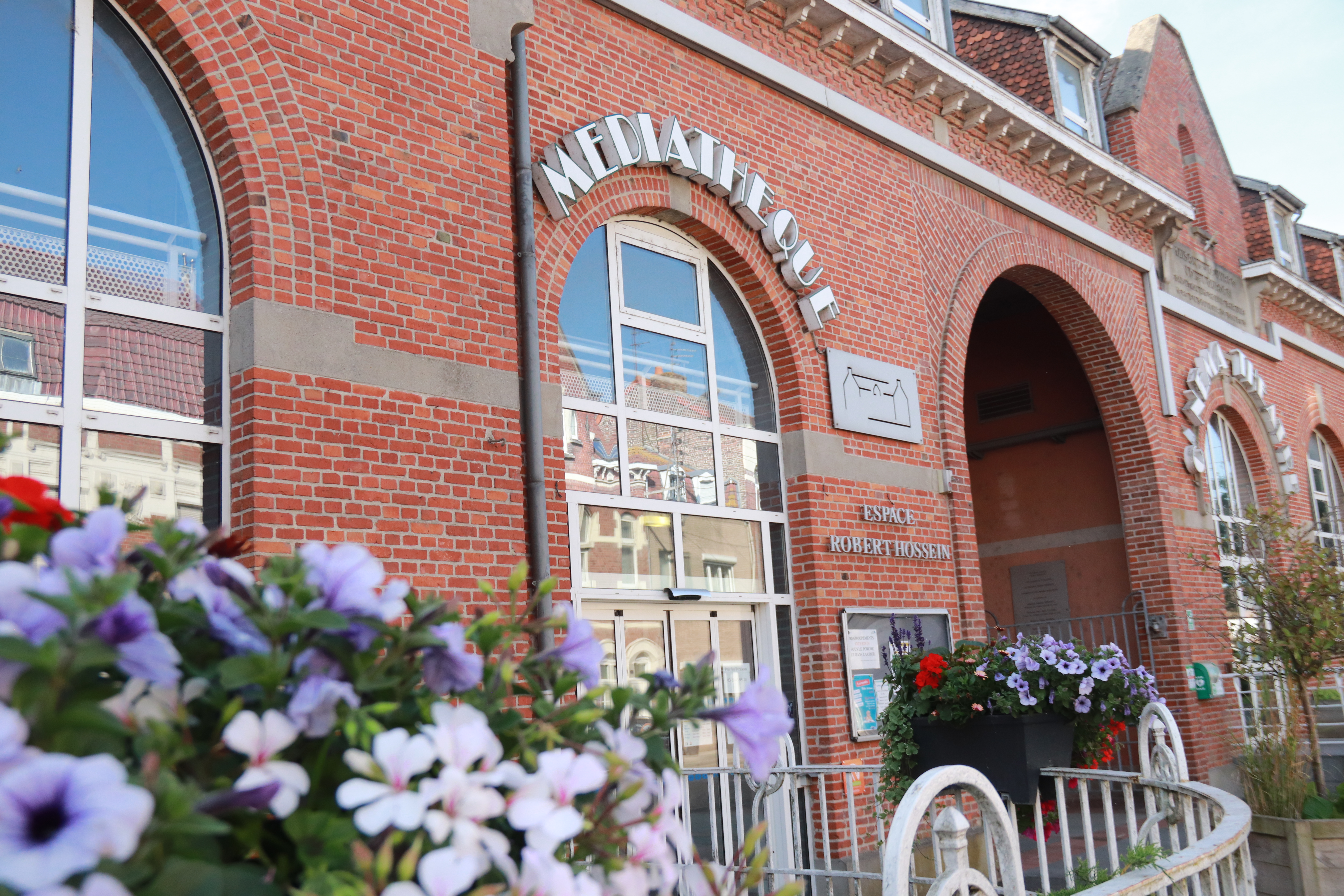 Extérieur de la médiathèque de Merville