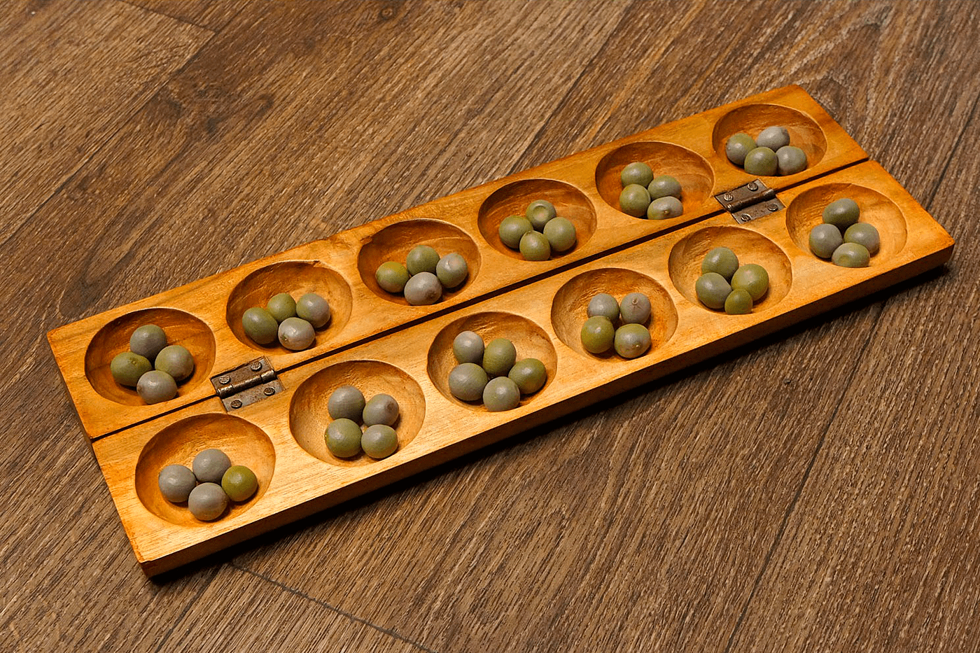 Atelier : fabrication d'un jeu d'awalé (médiathèque)